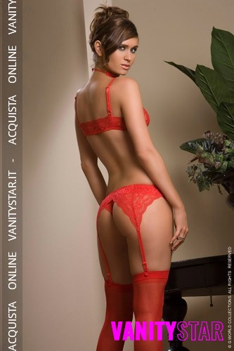 Completo rosso Reggiseno collare tanga Giarrettiera calze Marie